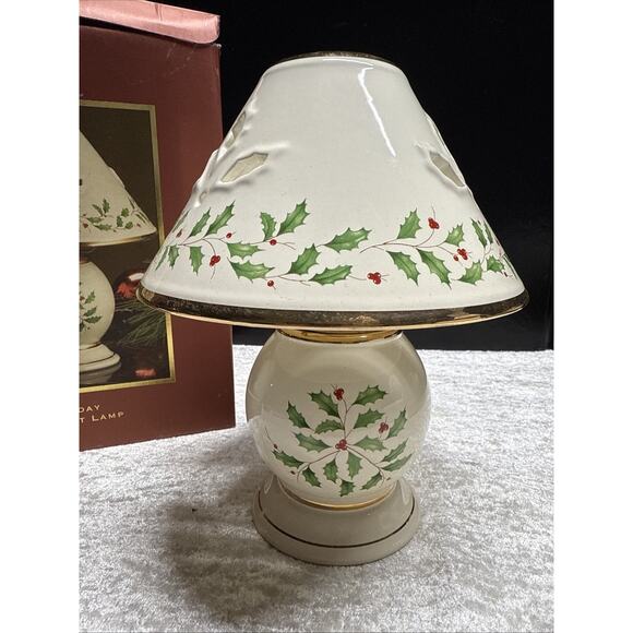 Lenox Holly Berry Holiday Candle Lamp in Box Christmas EUC - Picture 3 of 10